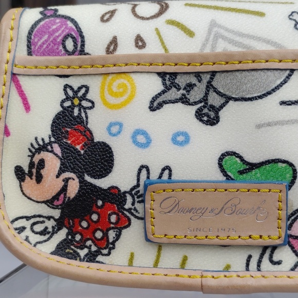 Dooney & Burke Disney Limited Edition Wristlet. - Picture 9 of 16